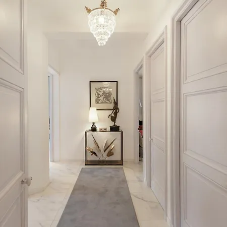 - - Sleeps 5 - Seaside * Cannes