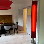 - - Sleeps 5 - Seaside Appartement *