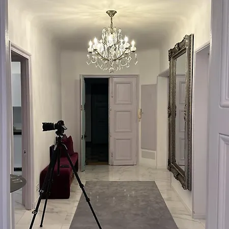 - - Sleeps 5 - Seaside Cannes