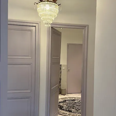 - - Sleeps 5 - Seaside *