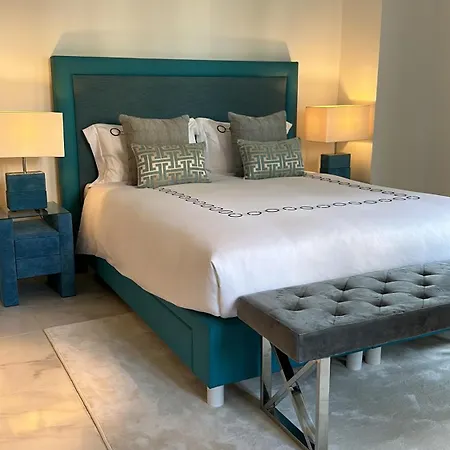 - - Sleeps 5 - Seaside Cannes