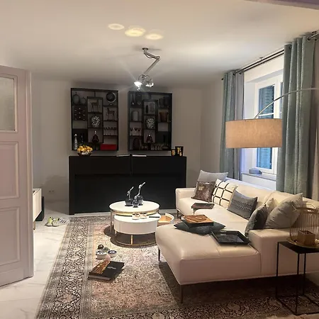 - - Sleeps 5 - Seaside Apartament *